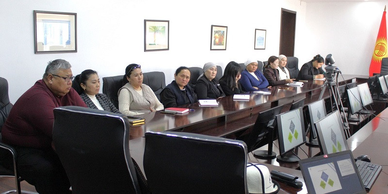 Выездной семинар для сотрудников аппарата в Баткенской области