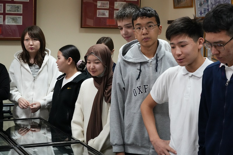 Экскурсия в нумизматическом музее для Oxford International School