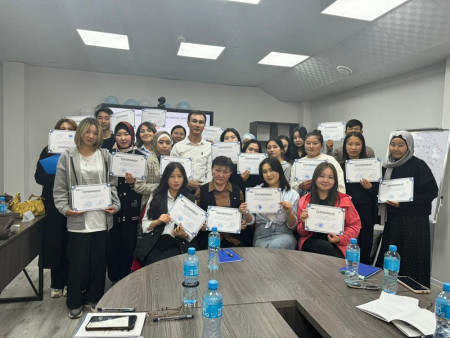 В Иссык-Кульской, Нарынской, Таласской и Чуйской областей прошла первая серия тренингов по финансовой грамотности для учащихся средних специальных учебных заведений